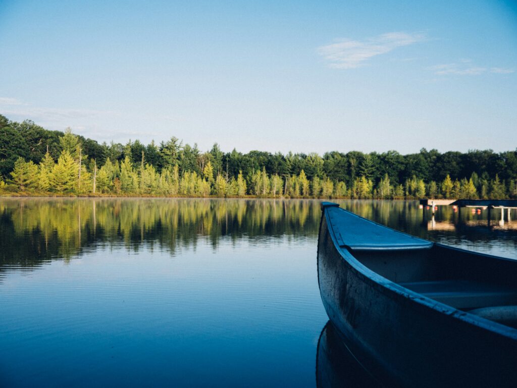 aaron burden unsplash Lac de Genin